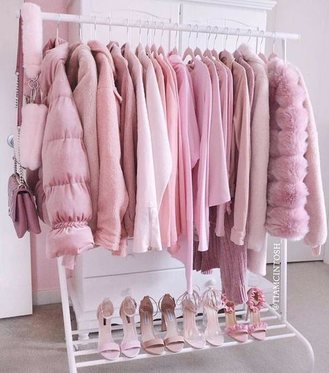 #outfits #girly #outfit #style #barbie #shoes #fashion  https://weheartit.com/entry/326424601 Pink Wardrobe, Murs Roses, Tout Rose, Mode Rose, Baby Pink Aesthetic, Pink Life, Pastel Pink Aesthetic, Pink Girly Things, Pink Vibes