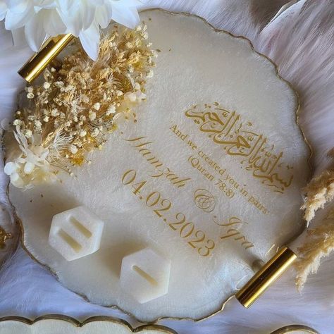 Wedding Ring Display Ideas, Nikkah Ring Plate, Resin Ring Platter, Wedding Ring Plate, Bridal Shower Chocolate, Resin Plaque, Baat Pakki, Resin Plate, Engagement Ring Platter