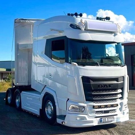 Daf Truck, Car Transporter, Daf Xf, Customised Trucks, Heavy Truck, Auto Car, Truck Driver, Custom Trucks, Cool Trucks