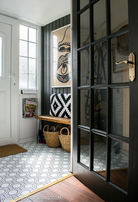 Entryway Flooring, Eclectic Cottage, Organizing Tips, Decorating Small Spaces, Small Space Living, Small Home, Furniture For Small Spaces, Gorgeous Design, 인테리어 디자인