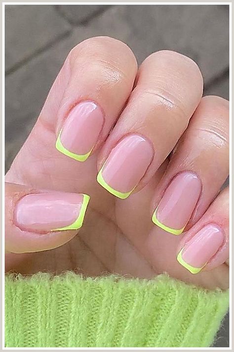 The best nail polishes, if you've accepted that your polish collection and obsession is starting to become bigger than your apartment. Short Nails, Nail Tips, Short Square Nails, Short Acrylic, Tip Nails, Daily Style, Square Nails, Nails Acrylic, Neon Green