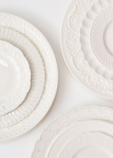 Home Sweet Home: It’s All White | ZsaZsa Bellagio - Like No Other Fresh Farmhouse, White Dinnerware, China Dishes, White Dishes, White Plates, White China, China Patterns, White Texture, Decoration Table