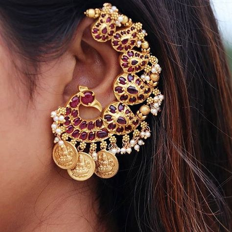 36 Latest Traditional Temple Jewellery Sets! • South India Jewels Temple Jewellery Earrings, Perhiasan India, Indian Jewelry Earrings, Accessoires Iphone, Antique Jewellery Designs, Jewelry Set Design, Bridal Jewelry Collection, Indian Jewellery Design Earrings, Wedding Jewellery Collection