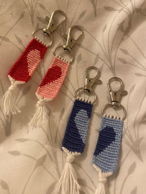 These handcrafted heart-shaped keychains are the perfect way to show your love for your significant other or your best friend. Each keychain is made with high-quality materials and features a unique design that will make your loved one smile. Order yours.#crochetkeychain #handmadegifts #DIYkeychain #crochetlove #keychainaddict Diy Friendship Keychains, Crochet Best Friend Keychain, Gift For Online Friend, Friendship Ideas Gift, Boyfriend Gifts Crochet, Cute Mini Keychains, Crochet Gift For Best Friend, Matching Gifts For Friends, Crochet Gifts For Couples