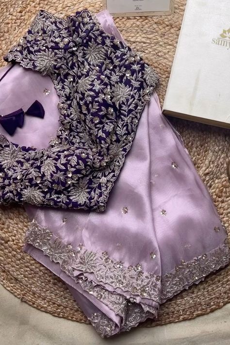 Blouse For Traditional Saree, Designer Wear Sarees, New Design Saree Fashion Styles, Designer Sarees Blouse Designs, Lavender Saree Blouse Combination, Lavender Saree Contrast Blouse, Work Sarees Party Wear, Saree Combinations Color Combos, Designer Saree Blouse Designs