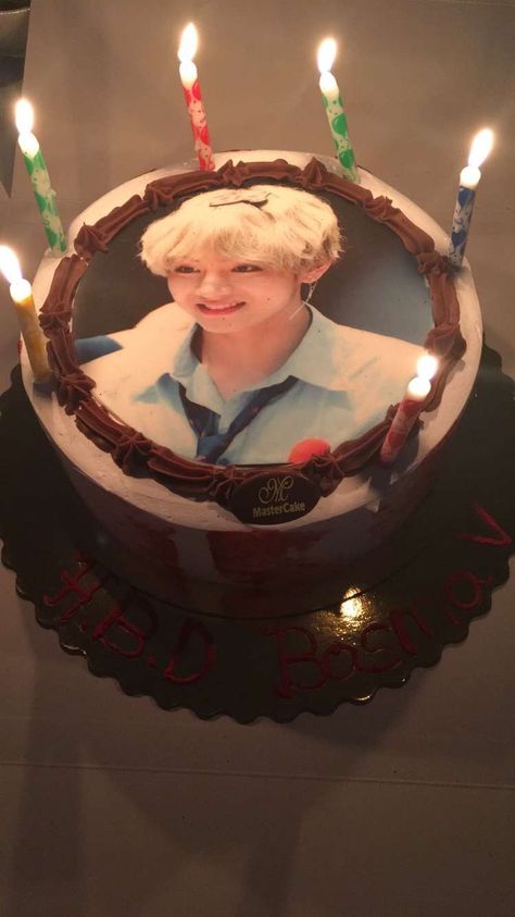 Kim Taehyung Birthday Cake, Taehyung With Birthday Cake, Taehyung Birthday Cake, Army Birthday Cakes, Taehyung Birthday, Bts Party, Army Cake, Bts Birthday, Bts Cake