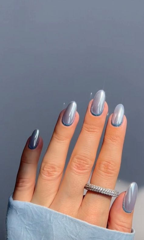 Glitter Nails Classy, Baby Blue Glitter Nails, Baby Blue Chrome Nails, Baby Blue Chrome, Acrylic Nails Simple, Blue Chrome Nails, Blue Glitter Nails, Beauty Hacks Nails, Chrome Nails Designs