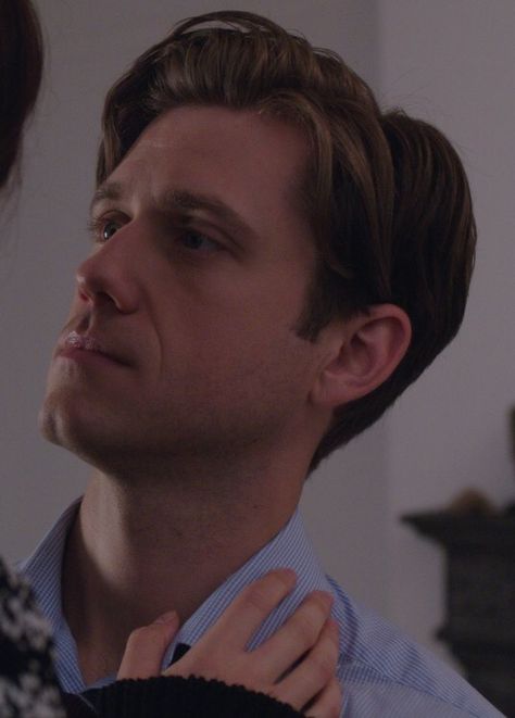 BrainDead 1.09 B- 📸🔗:https://twitter.com/braindeadwriter/status/767593604424437760 Aaron Tveit Braindead, The Velvet Underground, Aaron Tveit, Sweet Guys, The Velvet, Velvet, Twitter