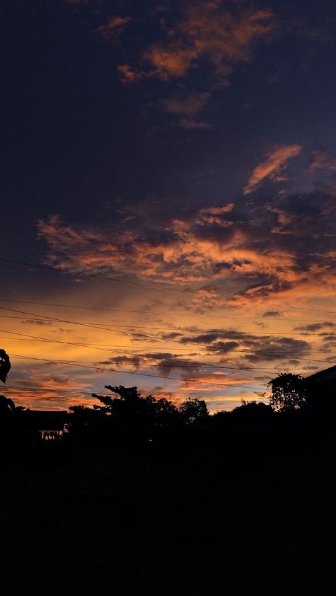 Sky View Aesthetic, Adam Core, Dark Sunset, Sky Photography Nature, Sky Pictures, Night Scenery, Shadow Pictures, Pretty Landscapes, Sky Photos