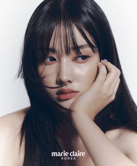 yoon stayc icon icons pfp pfps photoshoot marie claire Yoon Stayc, Marie Claire Korea, Human Poses Reference, It's Going Down, August 21, Girl Talk, 인물 사진, Korean Beauty, Kpop Girl Groups