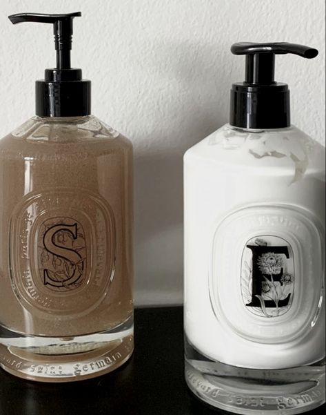 diptyque soap and lotion | acs House Details, Bubble Bath, Hand Cream, Makeup Skin Care, Beauty Secrets, Skin Makeup, Beauty Care, Soap Dispenser, Maquillaje De Ojos