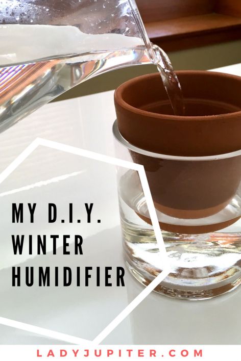 Needed a humidifier, so I made a simple one with a terra cotta plant pot #humidifier #diy #itworks How To Humidify Your House Diy, Diy Humidifier Homemade, Bordem Ideas, Greenhouse Hacks, Homemade Humidifier, Diy Humidifier, Humidifier For Plants, Humidifier Diy, Diy Plant Pots