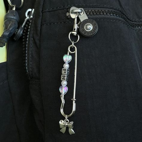 NEW Cute Metal Pin Safety Pin Keychain Initial Butterfly Bow Edgy Heart Pearl Y2k - Etsy Safety Pin Keychain, Keychain Initial, Pin Keychain, Safety Pin Crafts, Butterfly Bow, Bead Charms Diy, Backpack Charm, Diy Stuff, Metal Pins