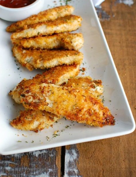 50 cheap chicken recipes for $10 or less that feeds at least 4 people.  This is a great dinner list for families on a budget!  You'll find baked, grilled, slow cooker, simple and quick chicken recipes here - plus much more! Bookmark this page. Baked Chicken Fingers, Chicken Tender Recipes Baked, Chicken Fingers Recipe, Healthy Chicken Fingers, Chicken Fingers Baked, Chicken Finger Recipes, Cholesterol Recipes, Healthy Baked Chicken, Baked Chicken Tenders