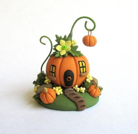 Miniature Whimsical Fairy Pumpkin House With Pumpkin Bobble - by C. Rohal Halloween Fairy House, Polymer Clay Fairy House, Fairy Pumpkin, Fall Polymer Clay, Pumpkin Fairy House, Clay Pumpkin, Crea Fimo, Polymer Clay Halloween, Clay Fairy