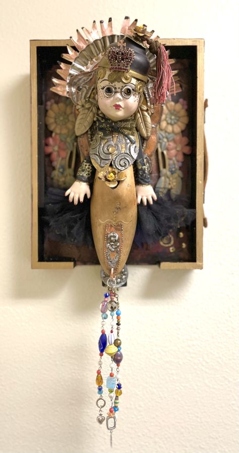 Doll Assemblage Art, Shoe Assemblage, Altered Figurines, Doll Assemblage, Shoe Mold, Creepy Baby Dolls, Shrines Art, Assemblage Art Dolls, Creepy Toys