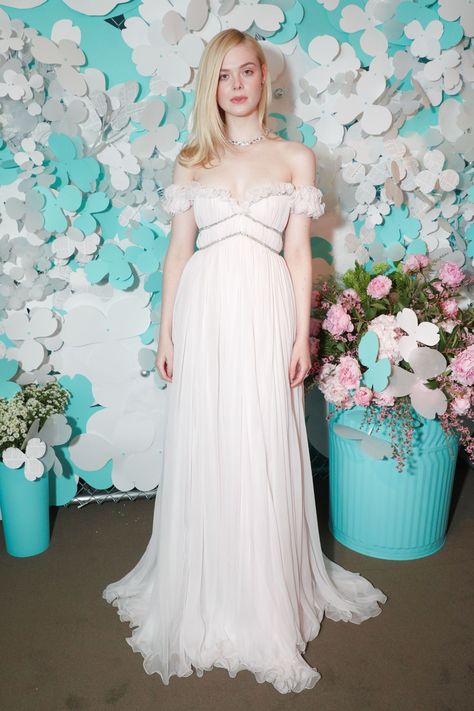 Ellie Fanning, Elle Fanning Style, Giambattista Valli Haute Couture, Dakota And Elle Fanning, Elle Dress, Elle Fanning, Giambattista Valli, Red Carpet Dresses, Red Carpet Looks