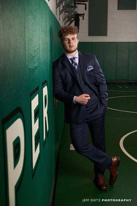 Wrestling Senior Pictures, Wrestling Photography, Boys Senior Picture Ideas, Wrestling Room, Senior Pictures For Guys, Football Ads, Sports Poses, Portrait Album, Practice Room