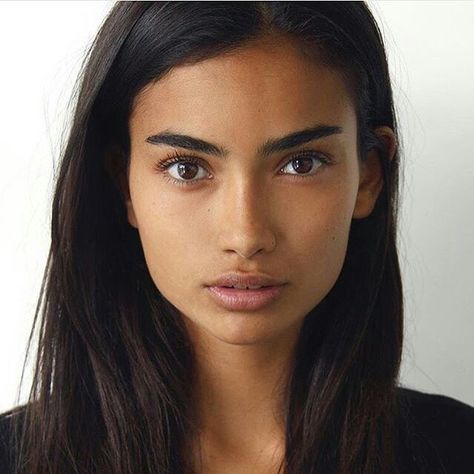 pinterest || @lilactrash ♡ Uneven Eyes, Kelly Gale, Straight Eyebrows, Model Headshots, 얼굴 그리기, Female Character Inspiration, Brow Shaping, Model Face, Makeup For Beginners