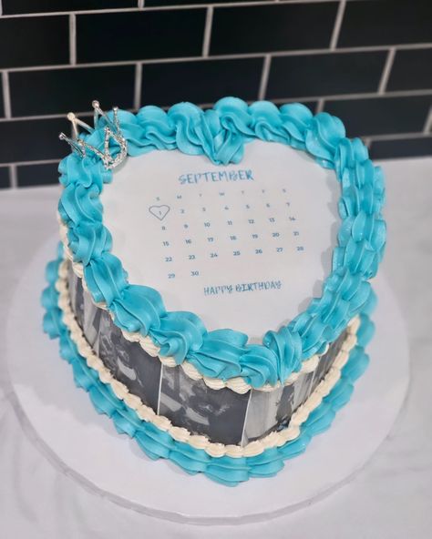 Vanilla Calendar burn cake... Happy Birthday 🎂 #odenisecupcakesandsweets ##millbrookalabamabaker #smallbusiness #cakedecorating #cakesofinstagram Small Blue Birthday Cake, 13 Shades Of Blue Party, Birthday Cakes For 16th Birthday, Burn Cake Ideas, Blue 18th Birthday Cake, Birthday Inpos, 17 Birthday Cake Ideas, Calendar Birthday Cake, 18birthday Cake