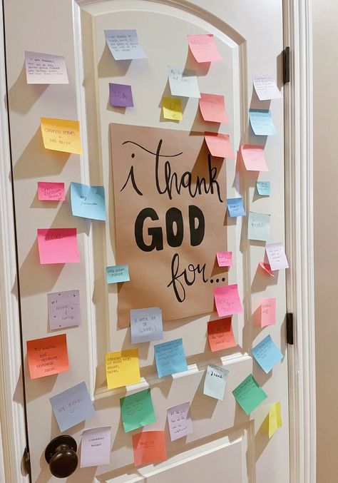 Diy Prayer Board, Bible Journaling Ideas, Prayer Room Ideas, Inspire Bible, I Thank God, Prayer Journaling, Prayer Closet, Cute Bibles, Prayer Corner