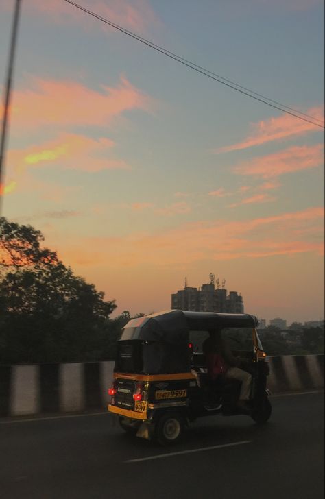 Rickshaw Aesthetic, Bandra Mumbai, Minimalist Wallpaper Phone, Auto Rickshaw, India Street, Funny Snaps, Desi Aesthetic, Wallpaper Phone, Hair Collection