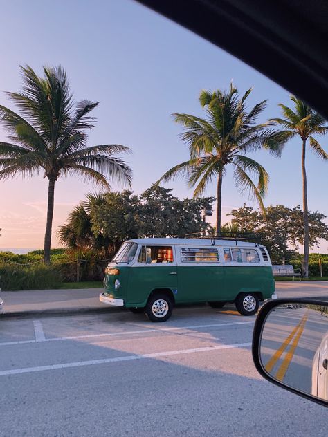 Outer Banks Car, Outer Banks Kooks Aesthetic, Outer Banks Houses, Outer Banks Style, Outer Banks, Summer Vibes, Aesthetic Wallpapers, Dream Cars