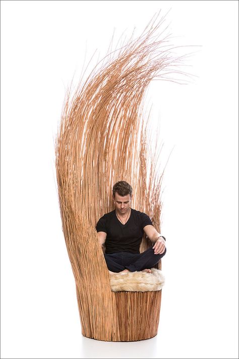 Designer Tiago Curioni, has created Savannah, a sculptural armchair made entirely from wicker branches and an upholstered cushion. Sustainable Exhibition, Mykonos Style, Woven Furniture Design, African Interior Design, Handmade Chair, Sculptural Chair, Cane Furniture, Unique Chair, Take A Seat