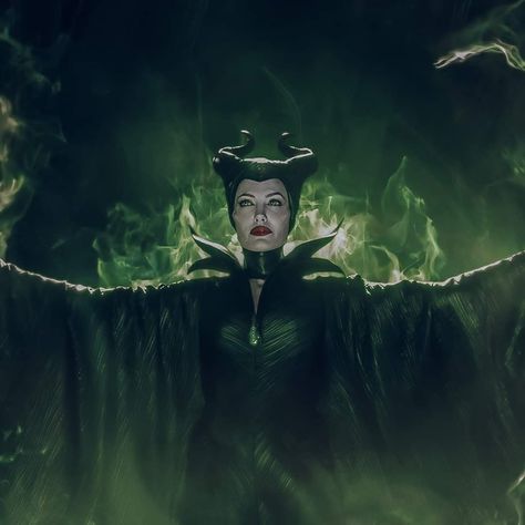 Maleficent Aesthetic, Power Visuals, Maleficent Art, Maleficent Cosplay, Powers Art, Maleficent 2, Maleficent Movie, Evil Disney, Female Villains