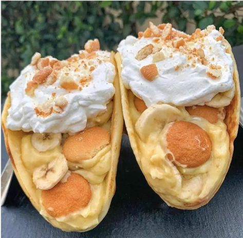 Banana Pudding Tacos, Dessert Taco, Easy Banana Pudding, Banana Pudding Cake, Vanilla Wafer, Banana Pudding Cheesecake, Taco Stuffed Shells, Vanilla Wafers, Pudding Cake