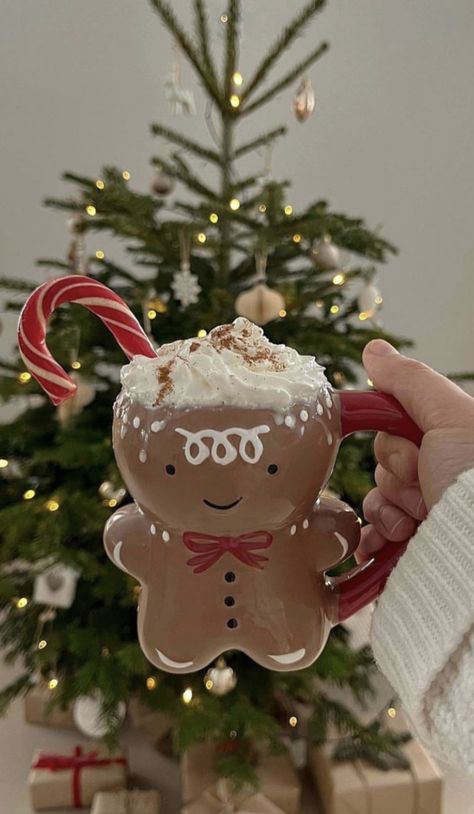 Gingerbread Tea, Christmas Office Party, Man Mug, Christmas Dreaming, Cosy Christmas, Mug With Handle, Christmas Feeling, Christmas Inspo, Warm Christmas