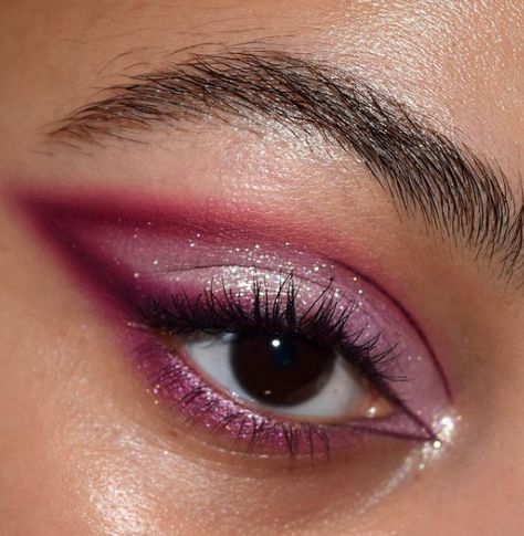 Pink Eye Makeup Looks, Competition Makeup, Pink Eyeshadow Look, Concert Makeup, Makeup Drawing, Pink Eye Makeup, Prom Makeup Looks, Ethereal Makeup, Color Magenta