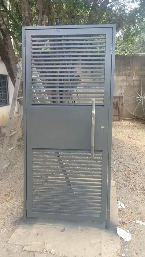 Iron Door Design Modern Entrance, Metal Front Door Ideas, Front Door Gate, Iron Gate Door, Security Door Design, Pintu Interior, Iron Security Doors, Porte In Ferro, Grill Gate