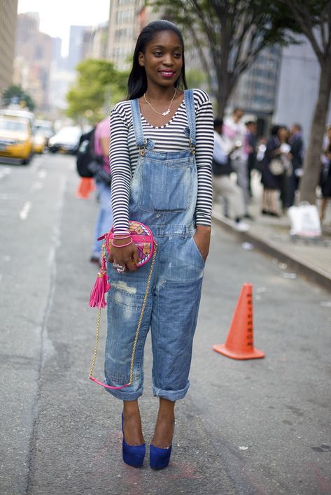 If I was in the Dexy's Midnight Runner's "Come On, Eileen". Overall Outfits, Denim Jumper, Well Dressed Women, Denim Day, Denim Overalls, Street Chic, Look Chic, Denim Fashion, Spring Summer Fashion