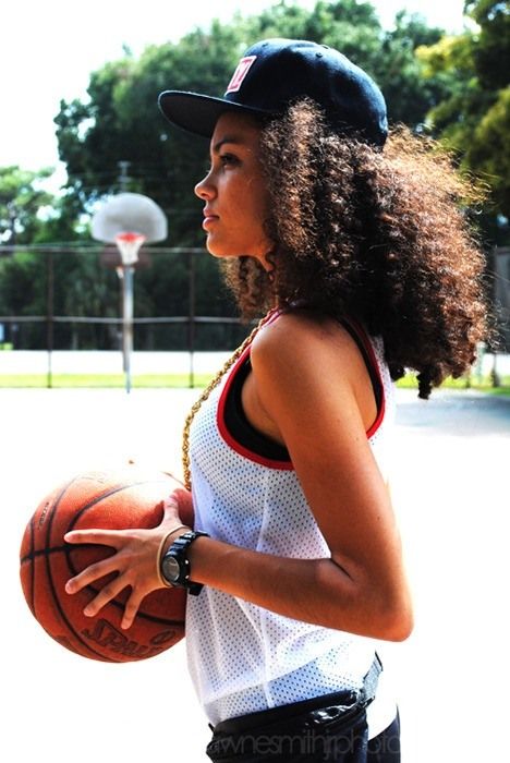 Cabello Afro Natural, Beautiful Natural Hair, Natural Hair Beauty, A Basketball, Natural Hair Inspiration, Hair Crush, Outfit Trends, Natural Hair Journey, Hair Envy