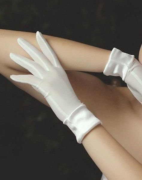 Pretty Gloves Aesthetic, White Silk Gloves Aesthetic, White Gloves With Pearls, Short White Gloves, White Gloves Aesthetic, White Gloves Outfit, White Clothes Aesthetic, White Sheer Gloves, Gloves Reference