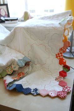 Patchwork Hexagonal, Hexagon Quilt Tutorial, Hexie Projects, Hexagon Quilting, Hexagon Patchwork, Hexie Quilt, English Paper Piecing Quilts, Quilt Border, Quilt Binding