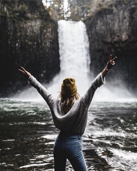 chasing waterfalls Waterfall Picture Ideas, Travel Pose, Waterfall Pictures, Waterfall Photo, Hiking Photography, Travel Pictures Poses, Pictures Poses, Have Inspiration, Waterfall Photography