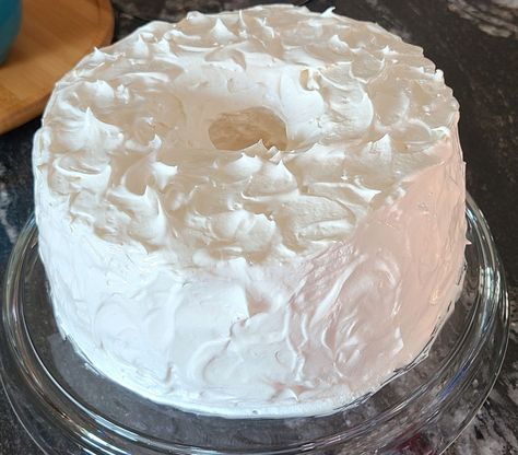 Old Fashioned Cooked Icing, Boiled White Icing, Old Fashioned Icing Recipe, Easy Boiled Icing Recipe, Boil Icing Recipe, Old Fashioned Frosting Recipe, Creamy Icing For Cake, Chocolate Cake With Boiled Icing, Angel Food Icing Recipes