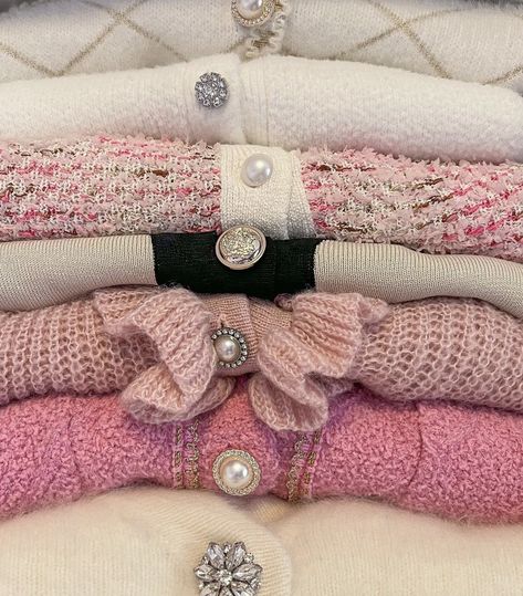 Coquette girly pink and cream pearl sweaters 🤍 French Aesthetic Pink, Soft And Feminine Outfits, 50s Coquette Aesthetic, Girly Core Aesthetic, Pink Tv Aesthetic, 2000 Pink Aesthetic, Old Money Pink Aesthetic, Rich Pink Aesthetic, Pink French Aesthetic