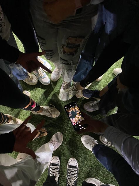 friends shoes Friends Shoes Pictures Aesthetic, Shoe Pictures With Friends, Group Of Friends Traveling Aesthetic, Friend Shoes Picture, Faceless Friend Group Pics, College Pictures Friends, College Trip Aesthetic, Instagram Group Picture Ideas, Faceless Group Of Friends