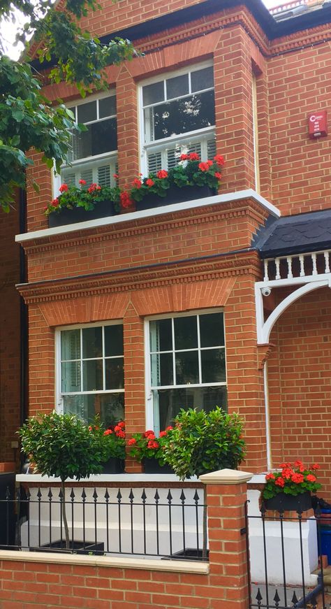 Black Window Boxes On Brick House, Red Bricks House Exterior, Front Wall Design Of House Brick, Edwardian Red Brick House, Brick Wall House Exterior, Brick Wall Front Of House, Window Boxes On Brick House, Front Brick Wall, Red Bricks Wall