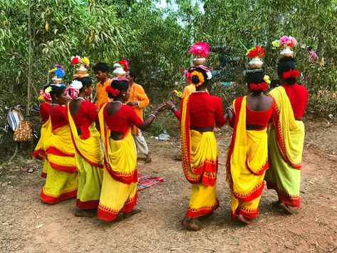 Tribal dance in the local fair, Sonajhuri haat, Shantiniketan Shantiniketan Photography, Bengali Festival, Chilanka Dance Photography, Bengali Tradition, Manipuri Dance Photography, Folk Dances Of India, Bengali Culture, India Trip, India Travel