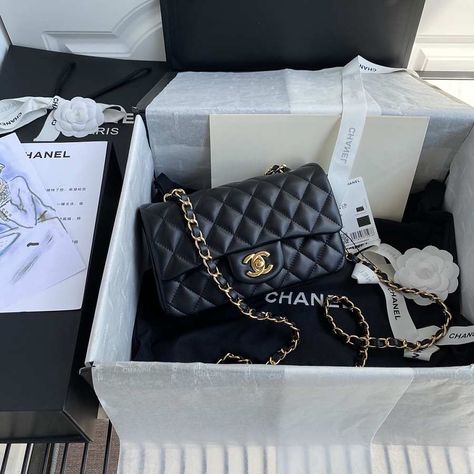 Tas Chanel, Classic Flap Bag, Hermes Bags, Somali, Sierra Leone, Fashion Wear, Flap Bag, Brunei, Chanel Bag