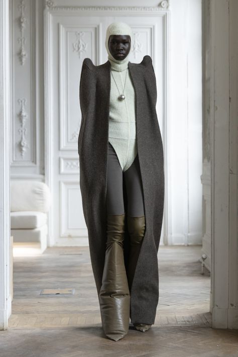 Rick Owens Fashion, Rick Owens Menswear, Moda Paris, Fashion People, Fashion Show Collection, Model Pictures, Fall 2024, Large Fashion, Rick Owens