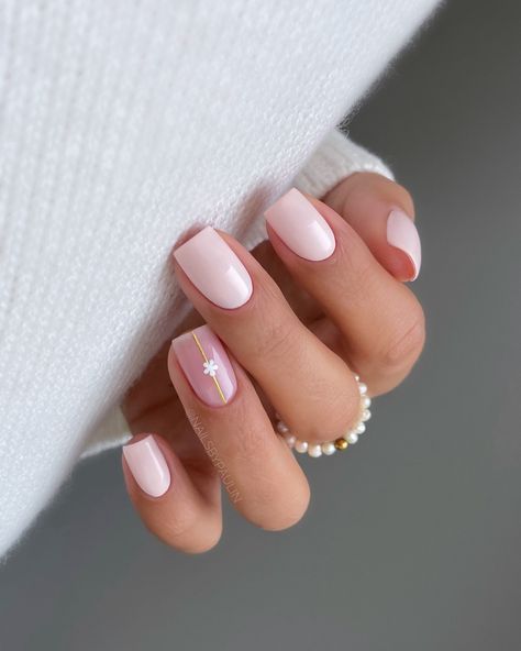 🤍🌸🤍 @noxnailspl 1703 Cotton Candy, 3491 Rubber Base Creamy Heather Reklama marki @noxnailspl #pinknails #springnails #pastelnails… | Instagram Trending Nails For Summer, Rubber Base Nail Designs, Rubber Nails Design, Nail Disain, Cotton Nails, Rubber Base Nails, Rubber Gel Nails, Rubber Nails, Uñas Ideas