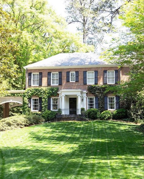 Colonial House Exteriors, Suburban House, Brick Exterior House, Some Day, Casa Exterior, Georgian Homes, Front House Landscaping, Love Travel, House Landscape