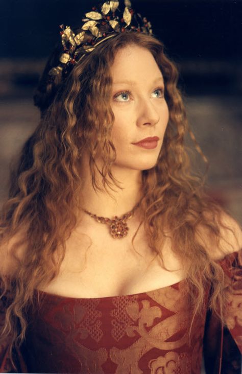 Lynn Collins as Portia in Merchant of Venice Zuleikha Robinson, Venetian Dress, Lynn Collins, Joseph Fiennes, Merchant Of Venice, The Merchant Of Venice, Tudor Era, Fantasy Wardrobe, Poster Photo