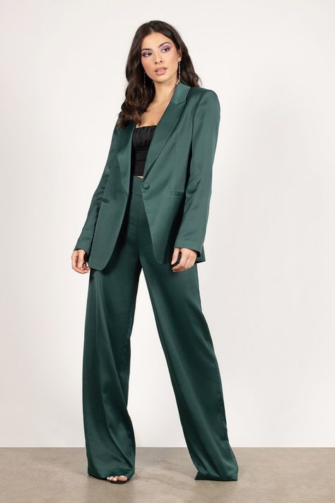 Prom Suit Women, Prom Suits Women, Prom Pantsuit, Green Suit Women, Grad Outfit Ideas, Outfit Graduacion, Graduation Suit, Green Outfits For Women, Grad Outfits