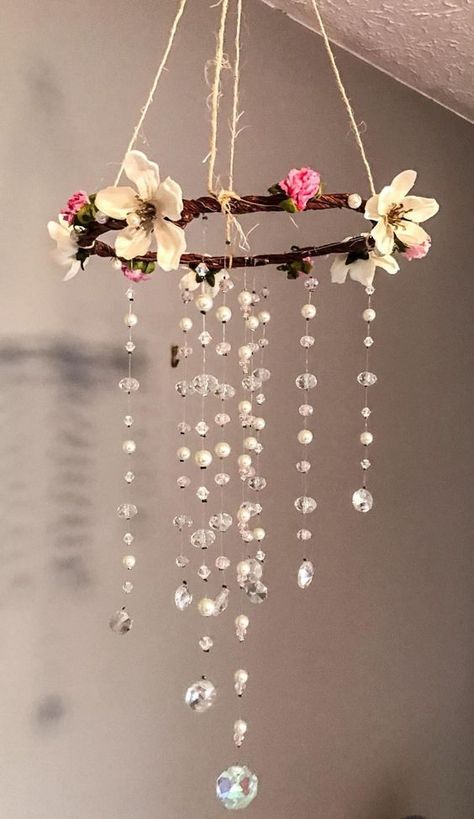 Carillons Diy, Crystal Mobile, Baby Mobil, Diy Decoracion, Diy Wind Chimes, Diy Christmas Decorations, White Shabby Chic, Buy Handmade, Shabby Chic Decor